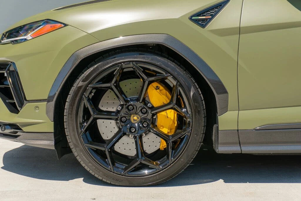 2024 Lamborghini Urus Performante - Image 19 of 31