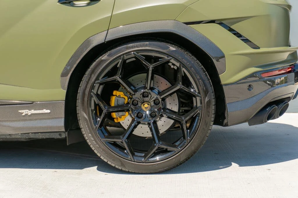 2024 Lamborghini Urus Performante - Image 22 of 31