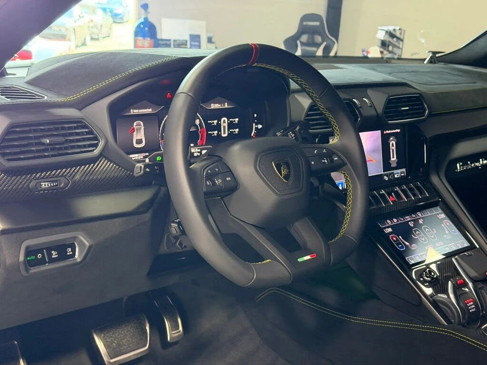 2024 Lamborghini Urus Performante - Image 26 of 31