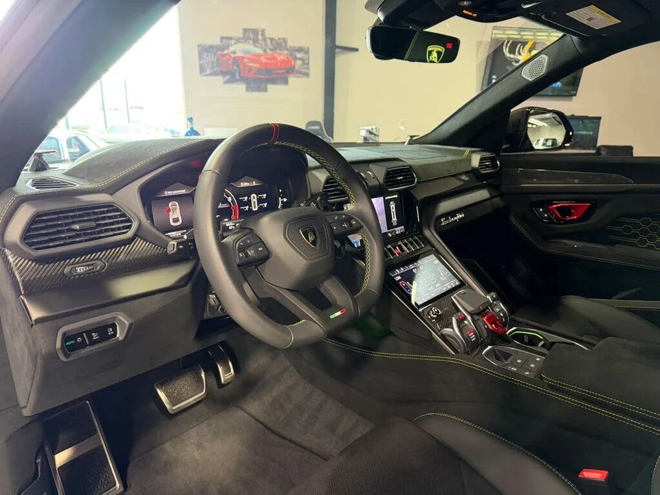 2024 Lamborghini Urus Performante - Image 25 of 31