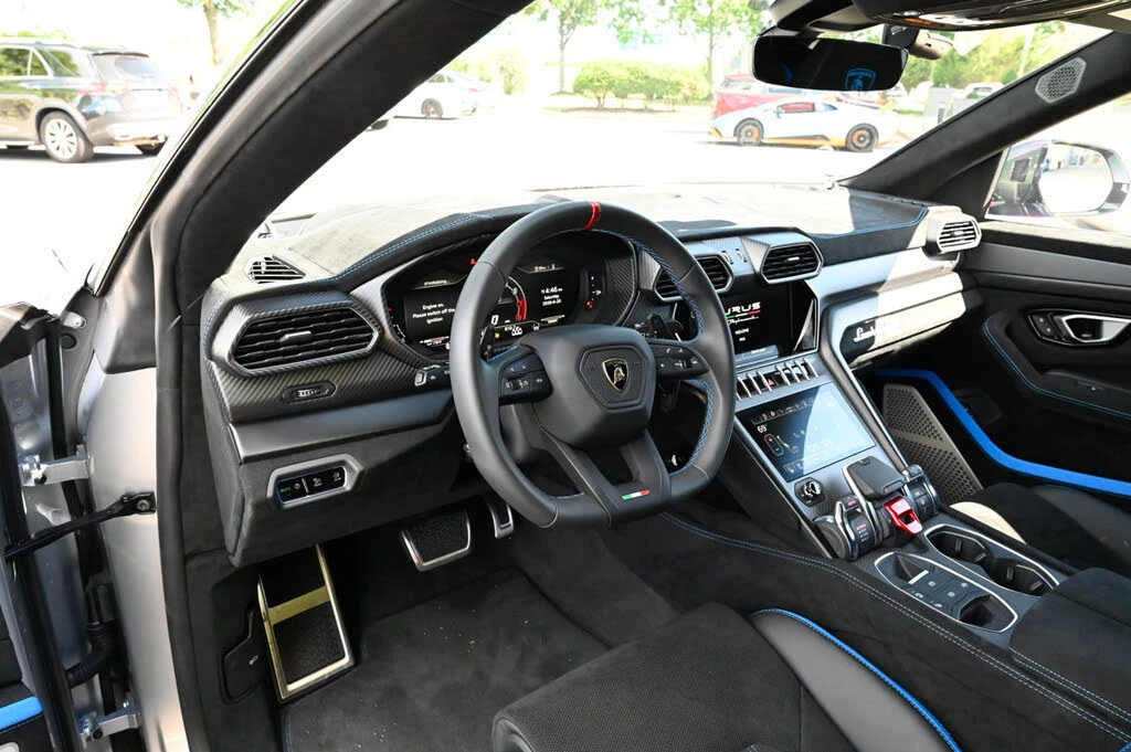 2024 Lamborghini Urus Performante - Image 16 of 31