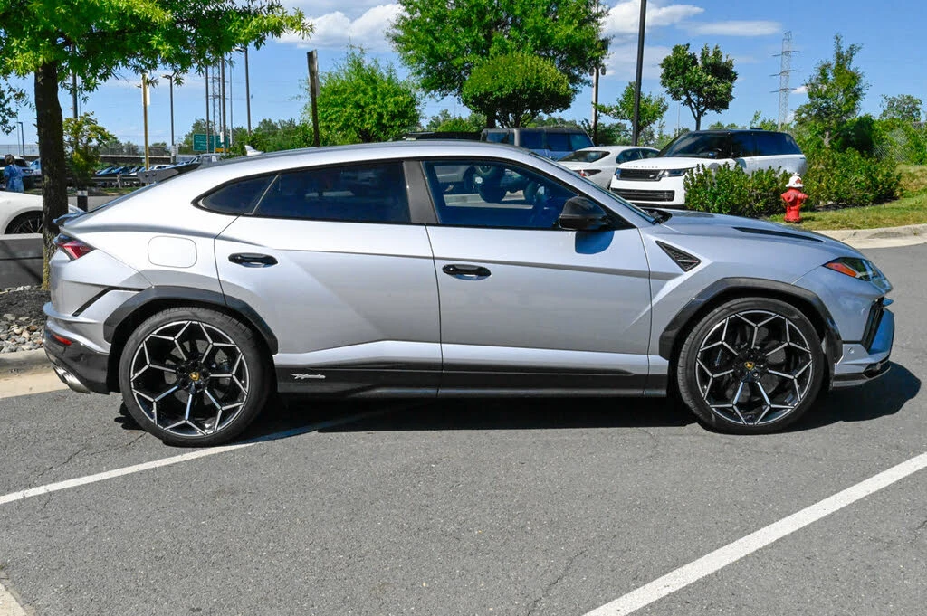 2024 Lamborghini Urus Performante - Image 4 of 31