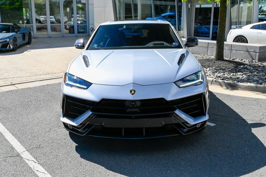 2024 Lamborghini Urus Performante - Image 2 of 31