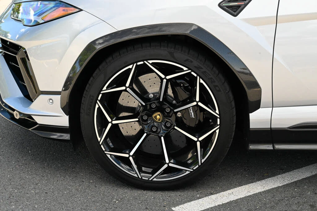 2024 Lamborghini Urus Performante - Image 9 of 31