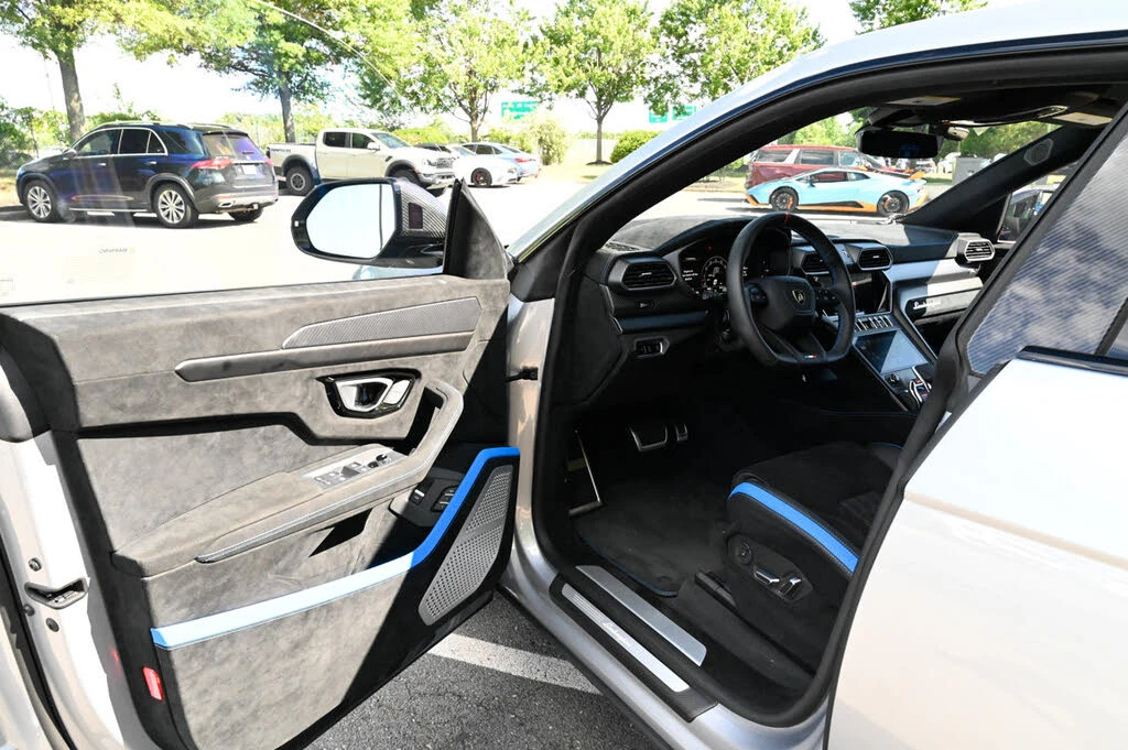 2024 Lamborghini Urus Performante - Image 15 of 31