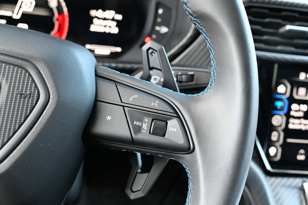 2024 Lamborghini Urus Performante - Image 27 of 31