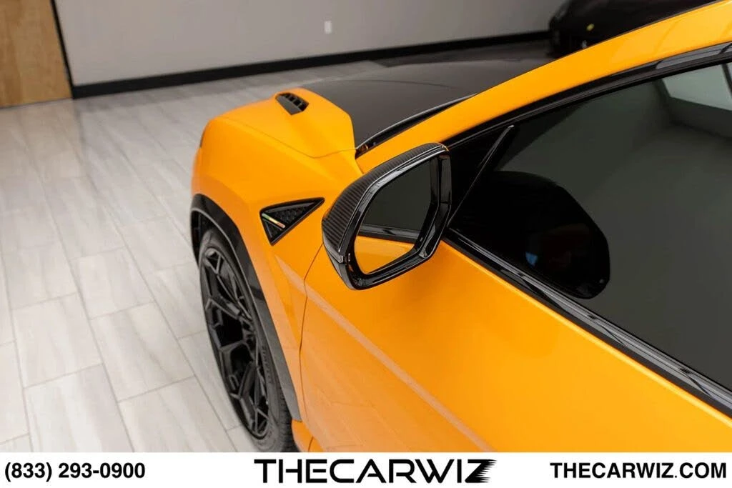 2024 Lamborghini Urus Performante - Image 17 of 31