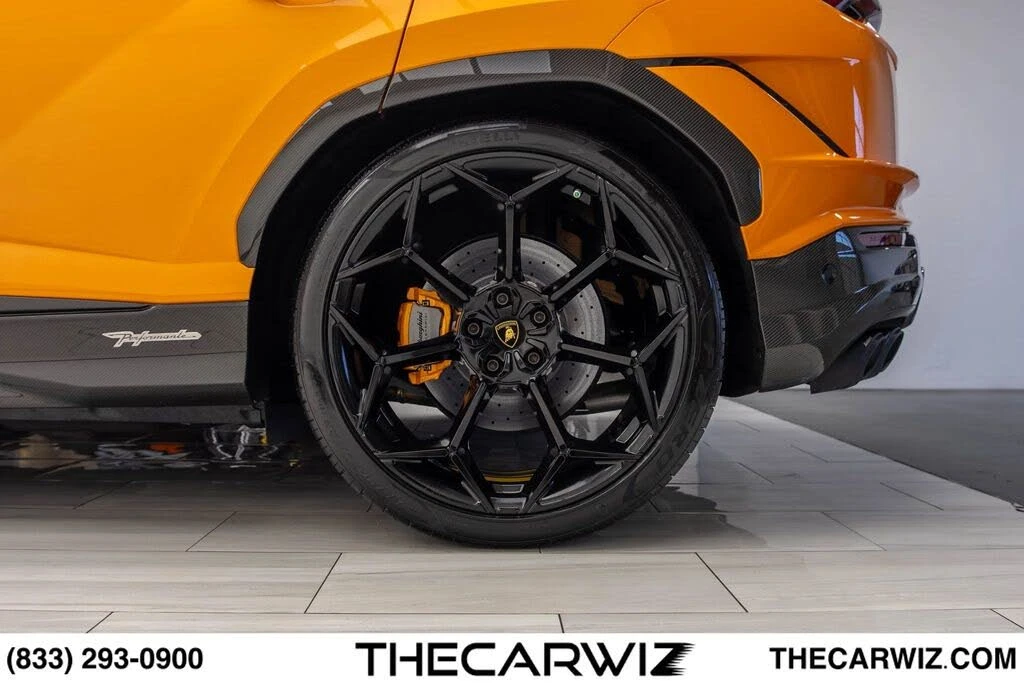 2024 Lamborghini Urus Performante - Image 22 of 31