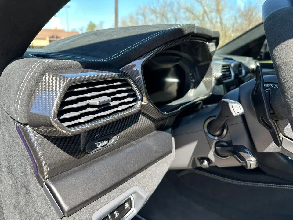 2024 Lamborghini Urus Performante - Image 25 of 31
