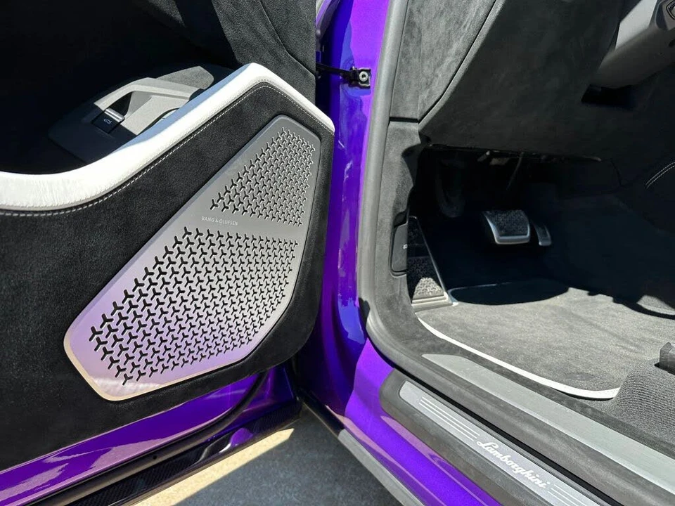 2024 Lamborghini Urus Performante - Image 27 of 31
