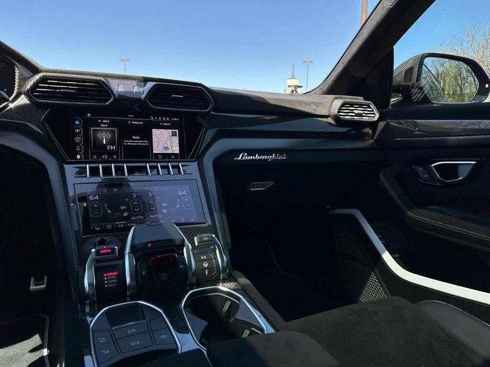 2024 Lamborghini Urus Performante - Image 26 of 31
