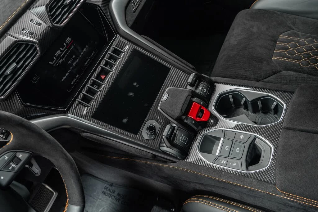2024 Lamborghini Urus Performante - Image 30 of 31