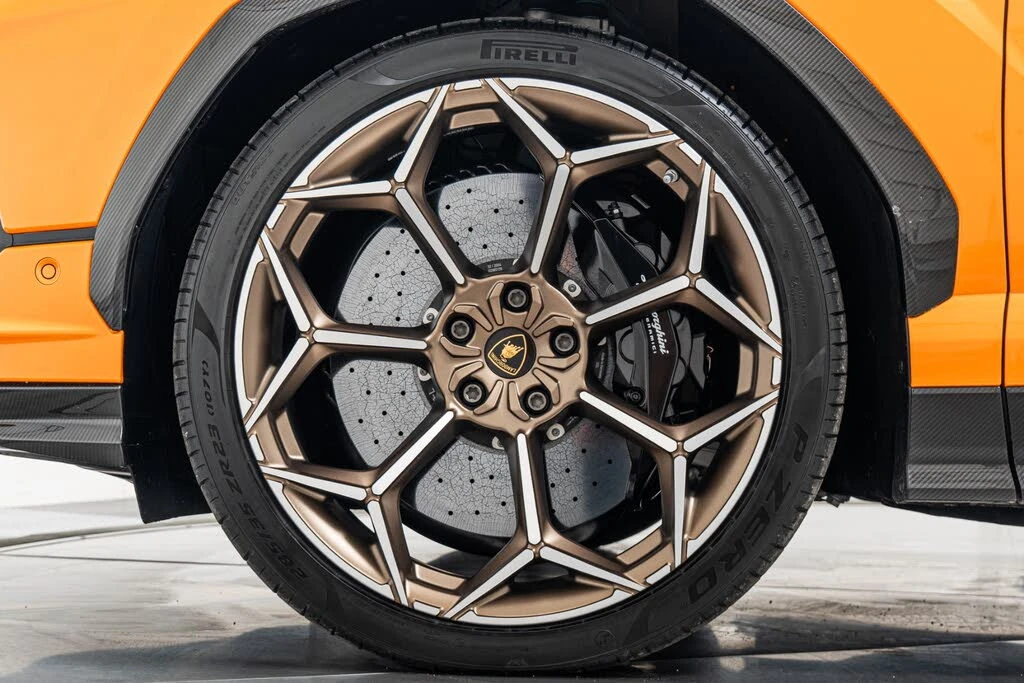 2024 Lamborghini Urus Performante - Image 10 of 31