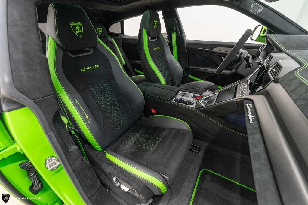 2024 Lamborghini Urus Performante - Image 24 of 31
