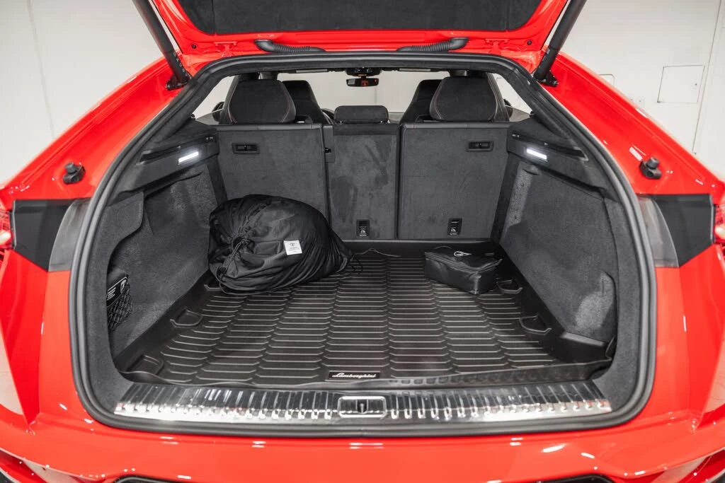 2024 Lamborghini Urus Performante - Image 9 of 31