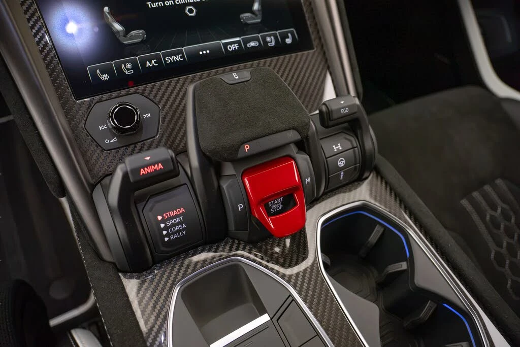 2024 Lamborghini Urus Performante - Image 16 of 20