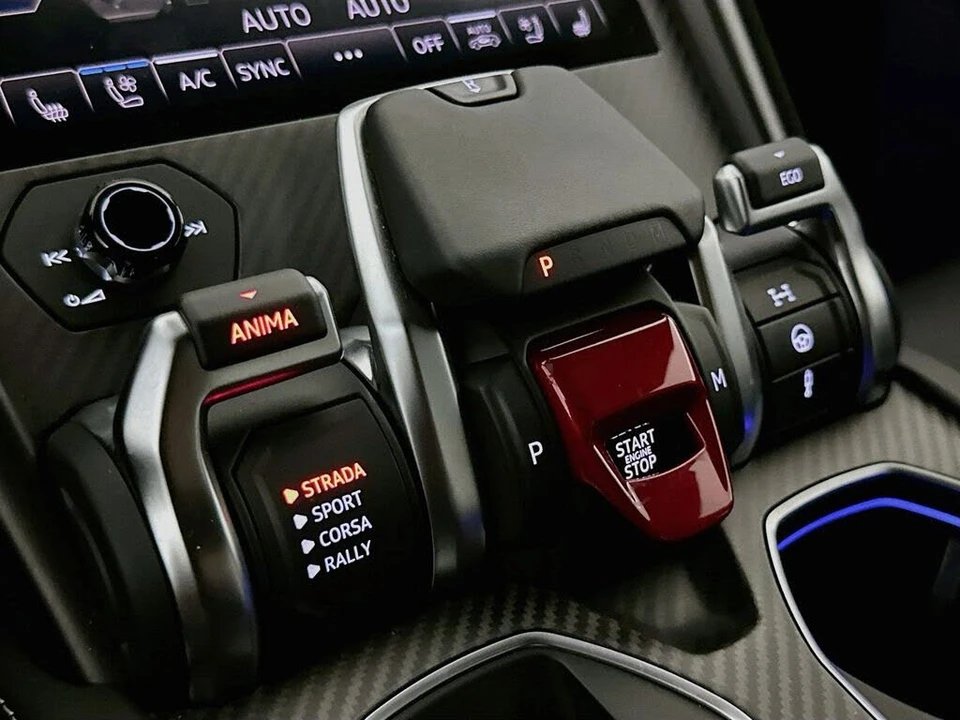 2024 Lamborghini Urus Performante - Image 17 of 31
