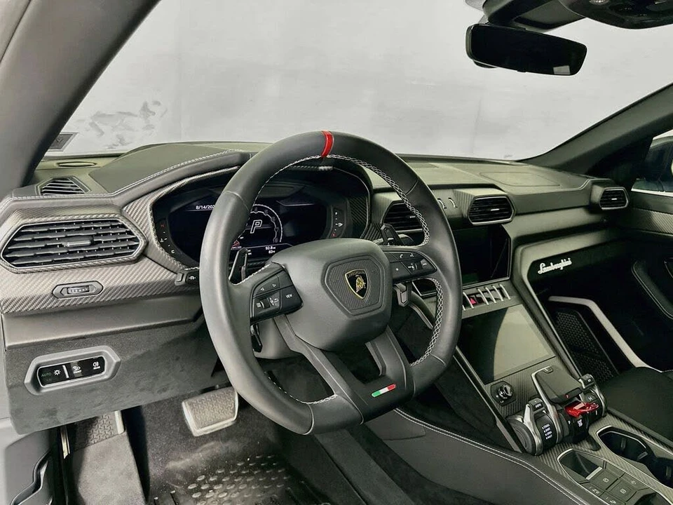 2024 Lamborghini Urus Performante - Image 9 of 31