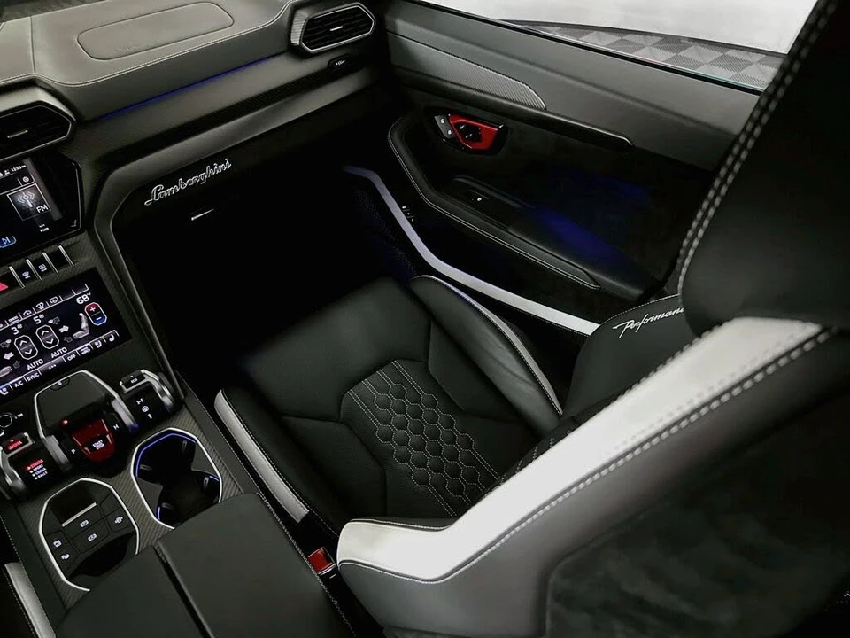 2024 Lamborghini Urus Performante - Image 24 of 31