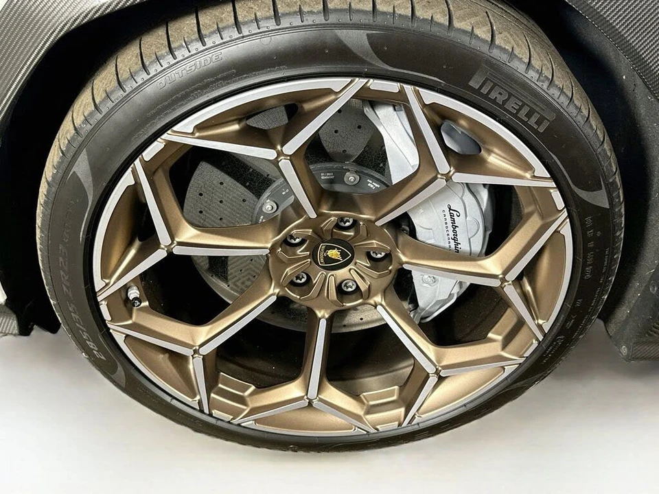 2024 Lamborghini Urus Performante - Image 31 of 31
