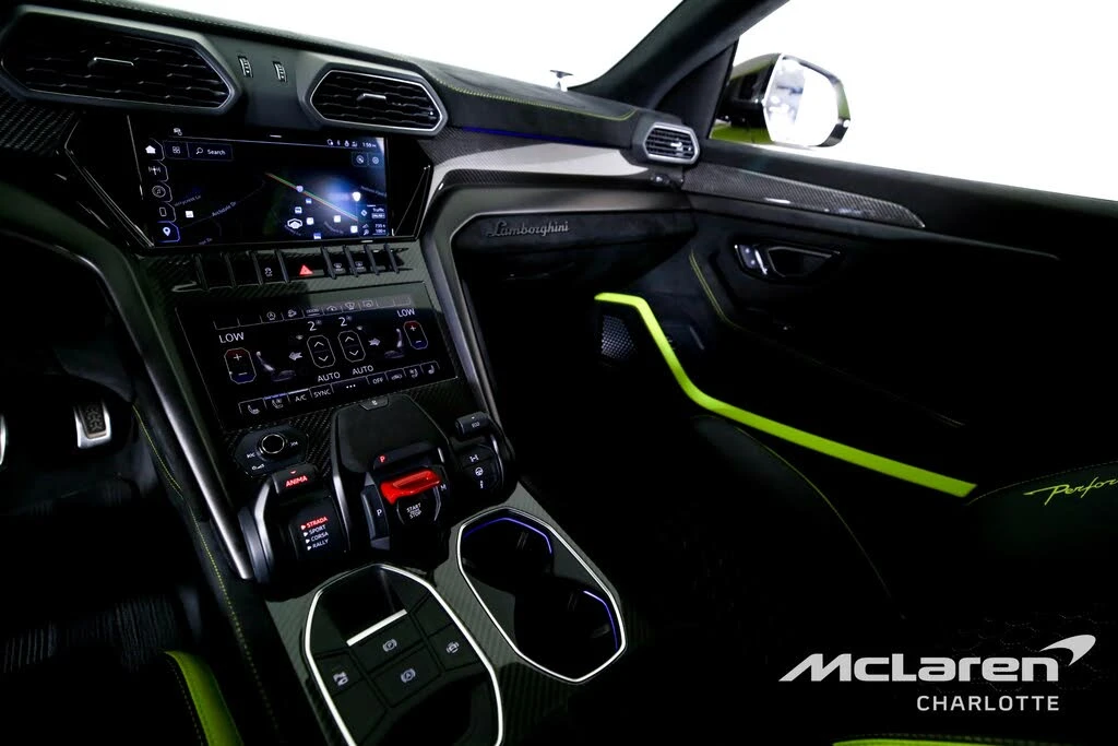 2024 Lamborghini Urus Performante - Image 15 of 31