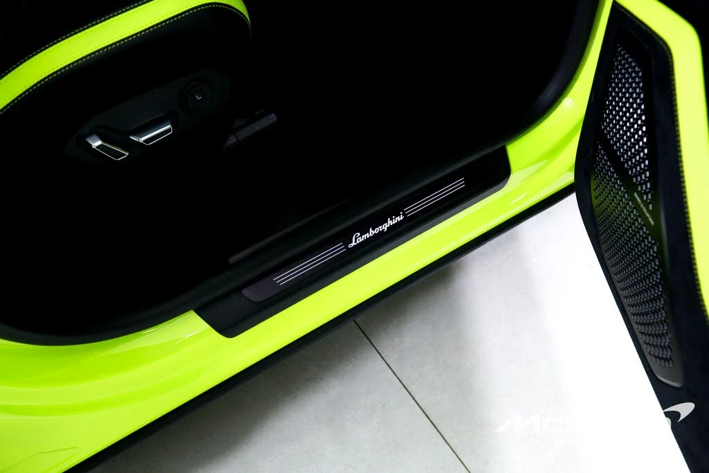 2024 Lamborghini Urus Performante - Image 27 of 31