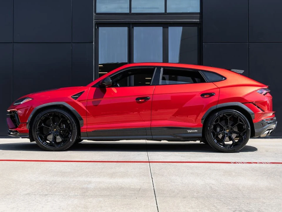 2024 Lamborghini Urus Performante - Image 9 of 31