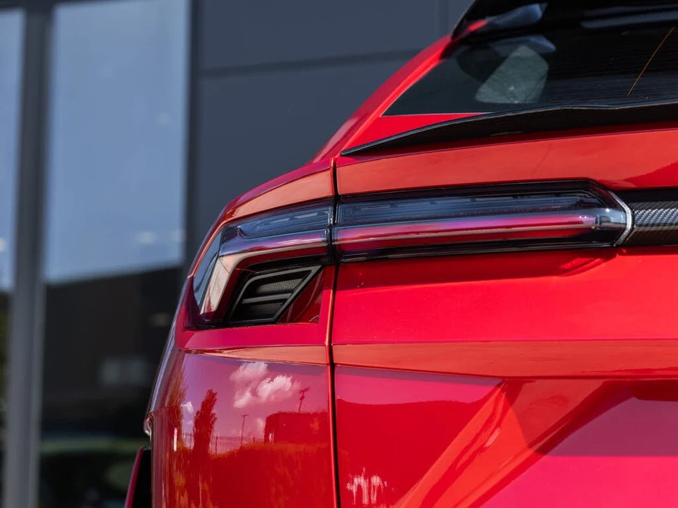 2024 Lamborghini Urus Performante - Image 12 of 31