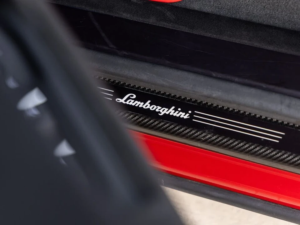 2024 Lamborghini Urus Performante - Image 31 of 31