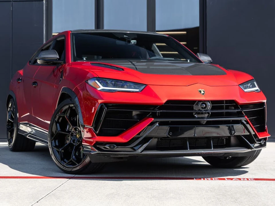 2024 Lamborghini Urus Performante - Image 2 of 31