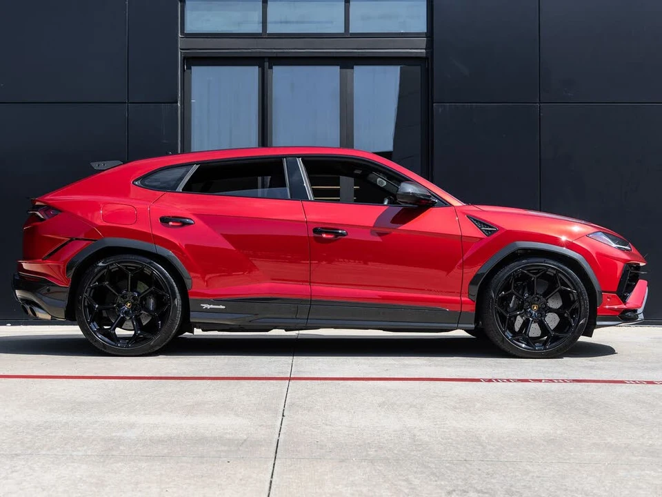 2024 Lamborghini Urus Performante - Image 10 of 31