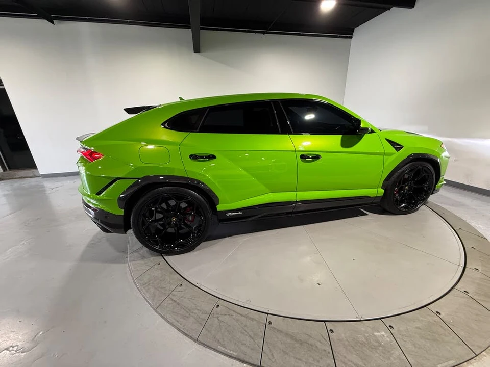 2024 Lamborghini Urus Performante - Image 15 of 31