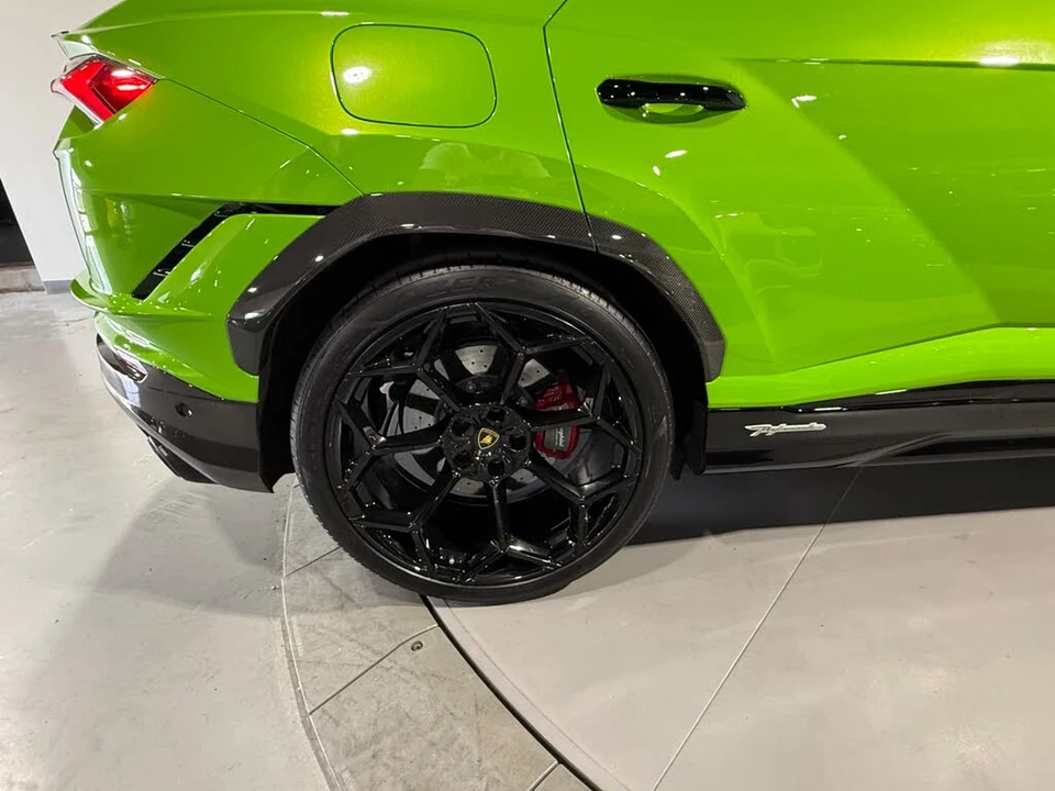 2024 Lamborghini Urus Performante - Image 16 of 31