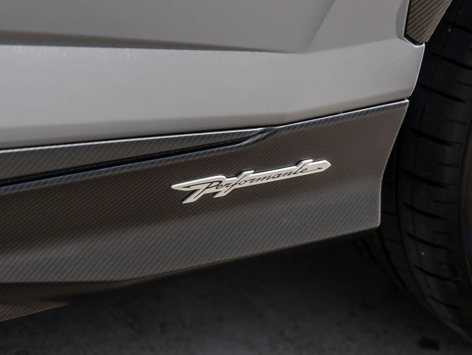 2024 Lamborghini Urus Performante - Image 16 of 31