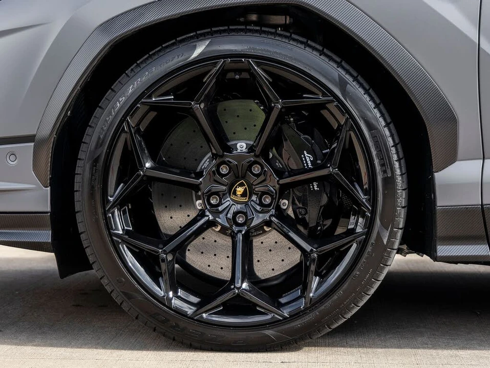 2024 Lamborghini Urus Performante - Image 14 of 31