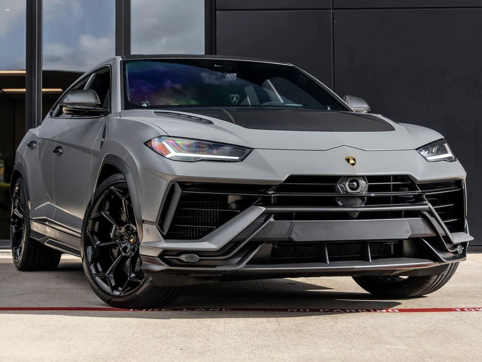2024 Lamborghini Urus Performante - Image 2 of 31
