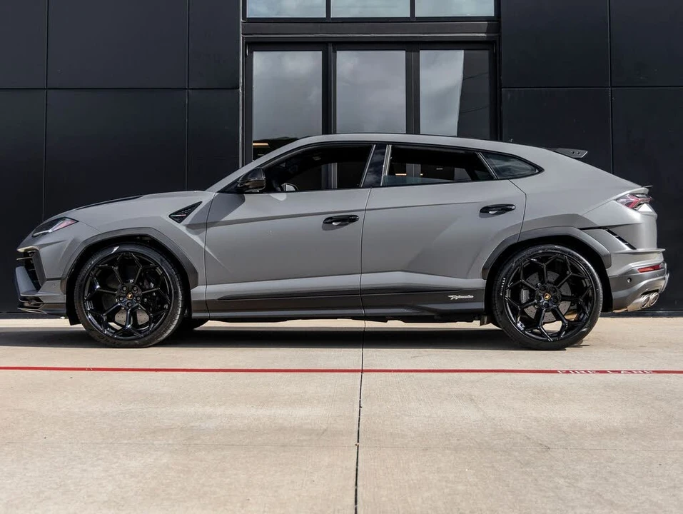 2024 Lamborghini Urus Performante - Image 9 of 31