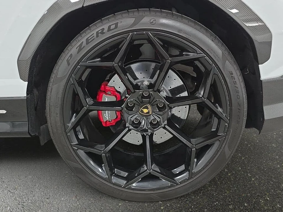 2024 Lamborghini Urus Performante - Image 27 of 30