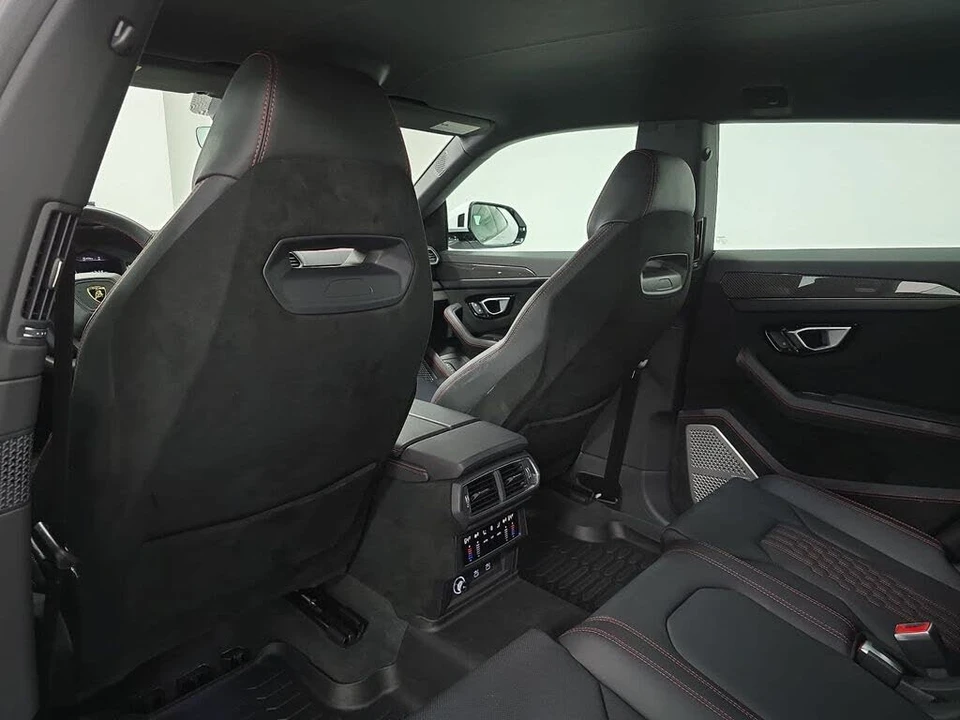 2024 Lamborghini Urus Performante - Image 26 of 30
