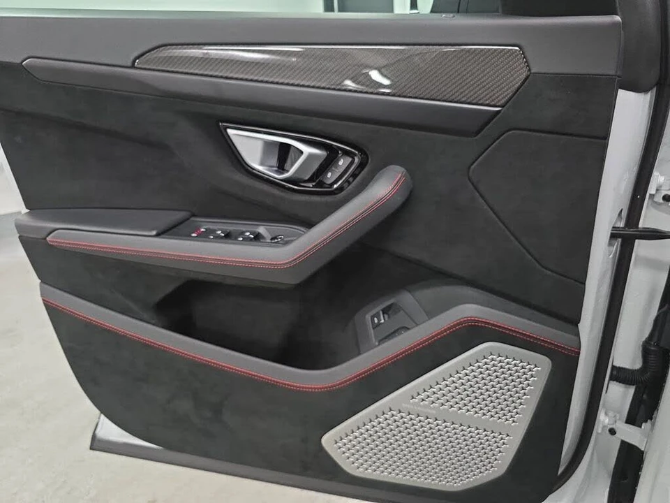 2024 Lamborghini Urus Performante - Image 22 of 30