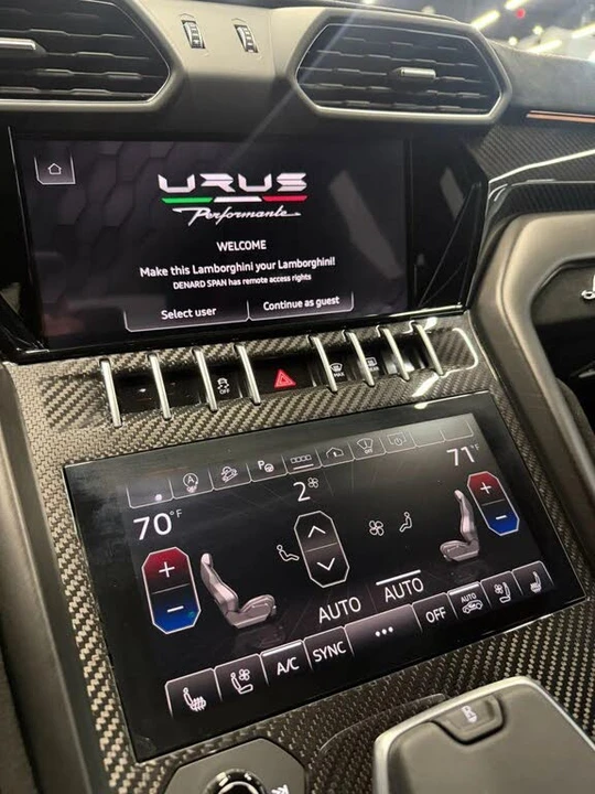 2024 Lamborghini Urus Performante - Image 10 of 31
