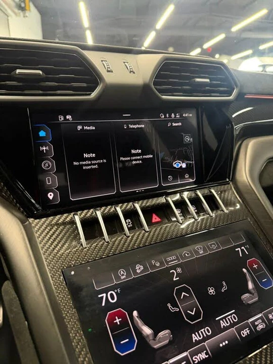 2024 Lamborghini Urus Performante - Image 12 of 31