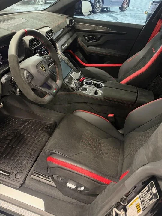 2024 Lamborghini Urus Performante - Image 29 of 31