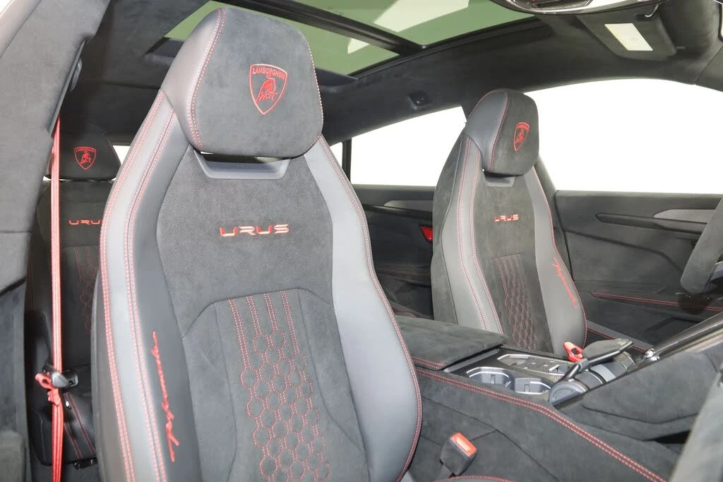 2024 Lamborghini Urus Performante - Image 15 of 31