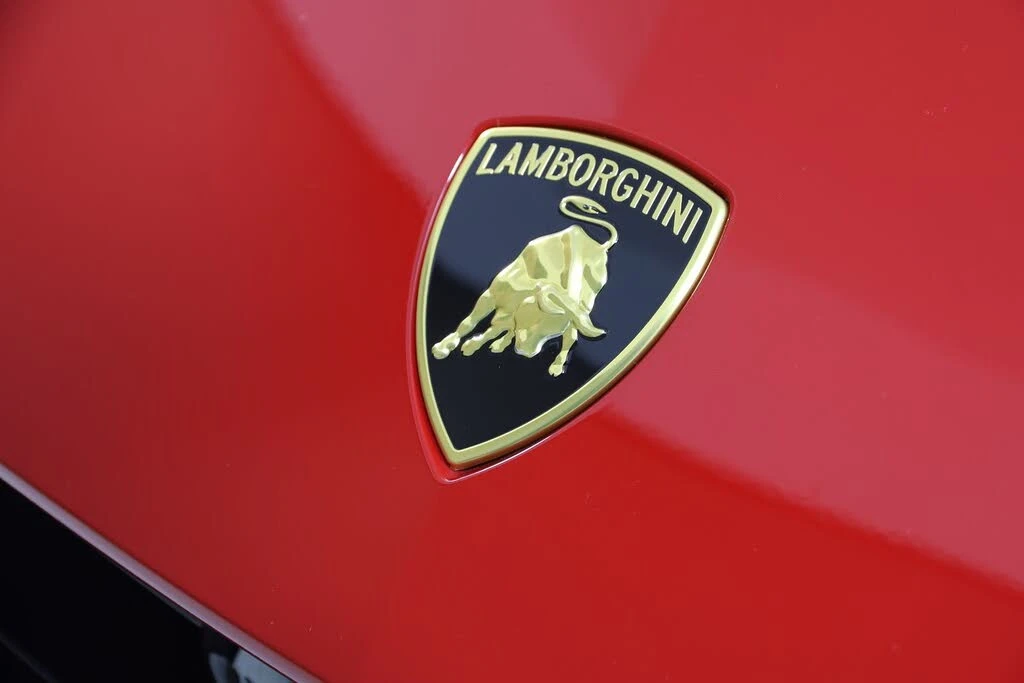 2024 Lamborghini Urus Performante - Image 28 of 31