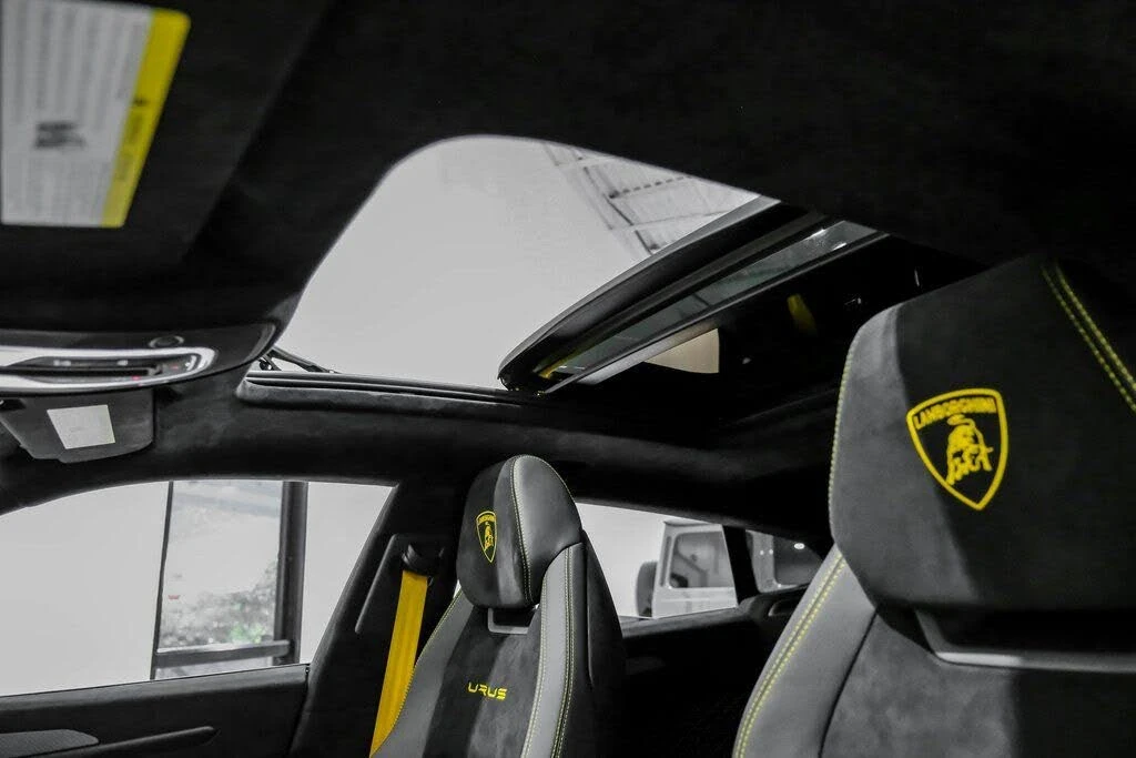 2024 Lamborghini Urus Performante - Image 9 of 31