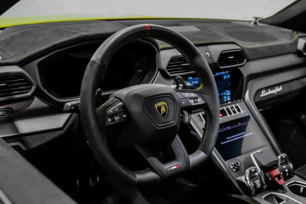 2024 Lamborghini Urus Performante - Image 15 of 31