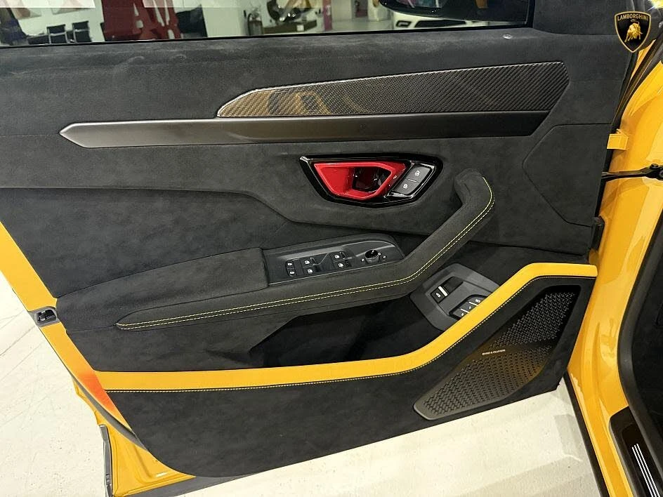 2024 Lamborghini Urus Performante - Image 27 of 31