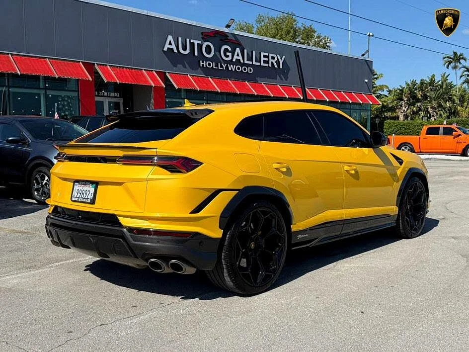 2024 Lamborghini Urus Performante - Image 9 of 31