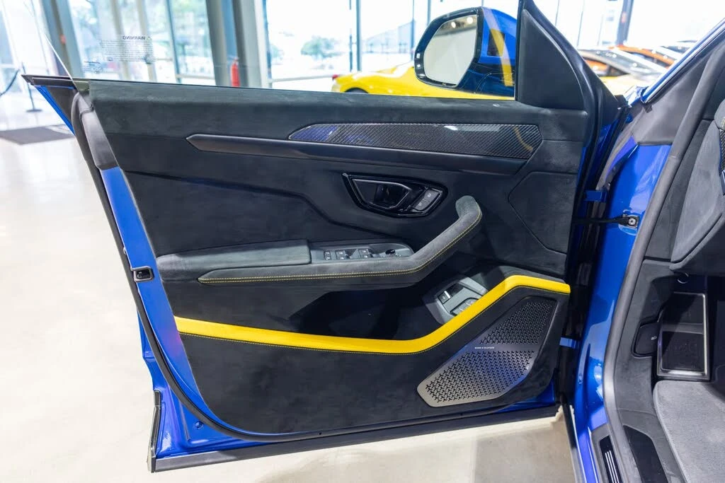 2024 Lamborghini Urus Performante - Image 29 of 31